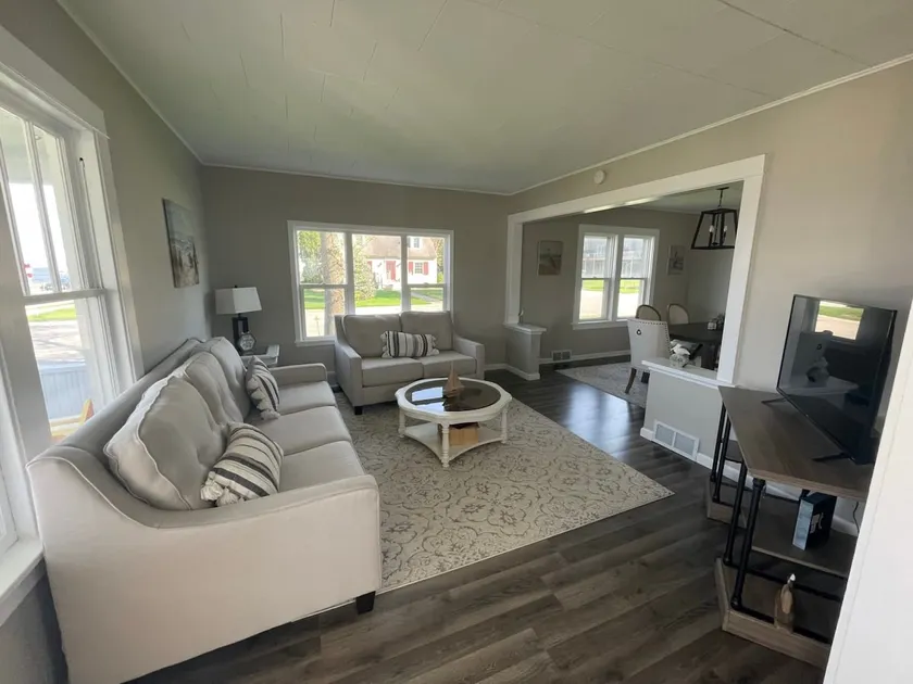 3 Bedroom home (sleeps 8) - Image 1