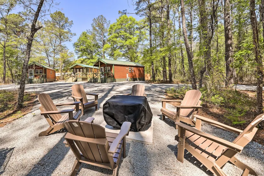 Family-Friendly Cabin ~ 5 Mi to Dtwn New Bern - Image 1
