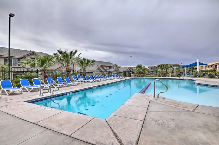 'Blue Sky Get-a-Way' Townhome w/ Patio, Grill - Image 1