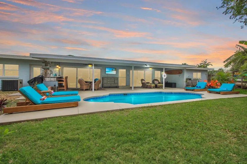 Heated Pool-Walk to Beach-Bikes-Beach Gear - Image 1