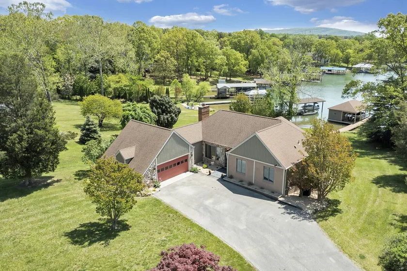 Stargaze - Lakefront with Private Dock - Image 1
