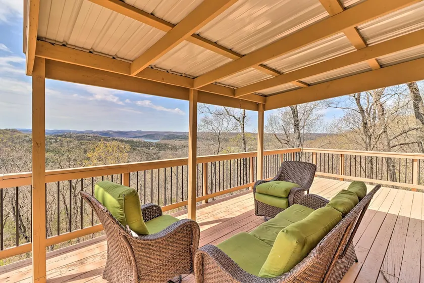 Eureka Springs Gem: 2 Decks, Mtn + Lake Views - Image 1