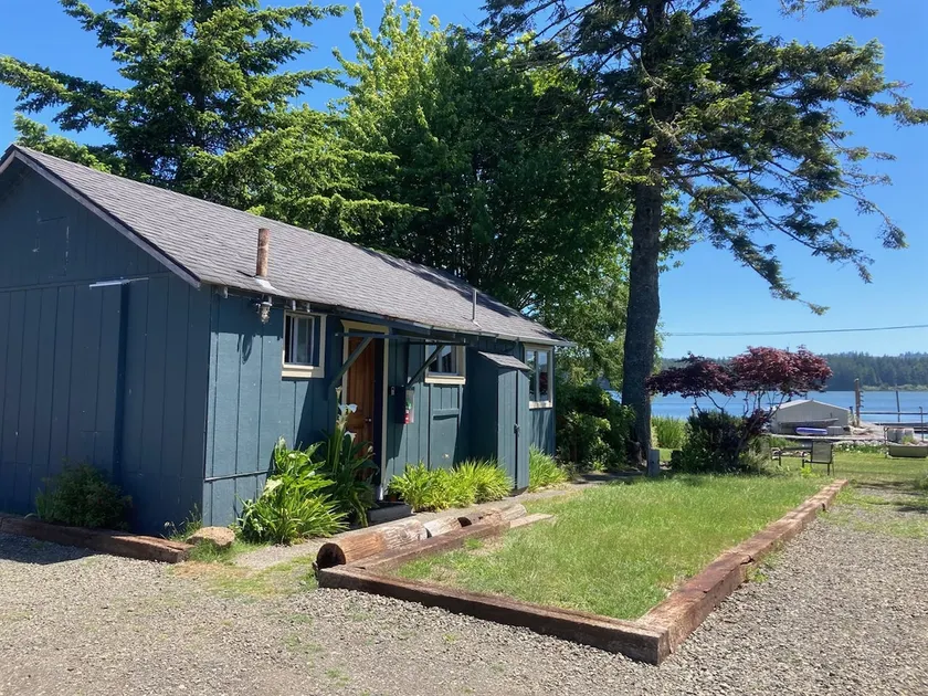 Lakefront Cabin - Image 1