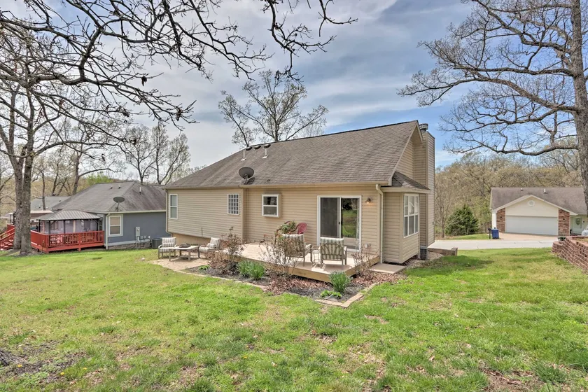< 1 Mi to Marina: Family-Friendly Osage Beach Home - Image 1