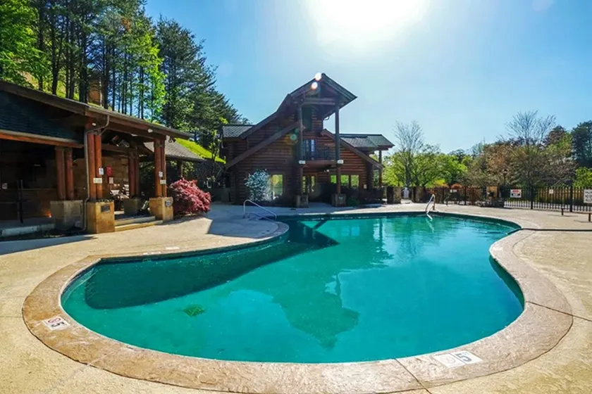 Pop's Place - King Bed, Indoor Pool Access - Image 1