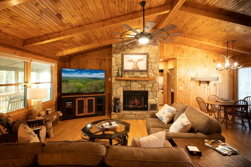 Grey Fox Cabin between Boone and Blowing Rock - Image 1