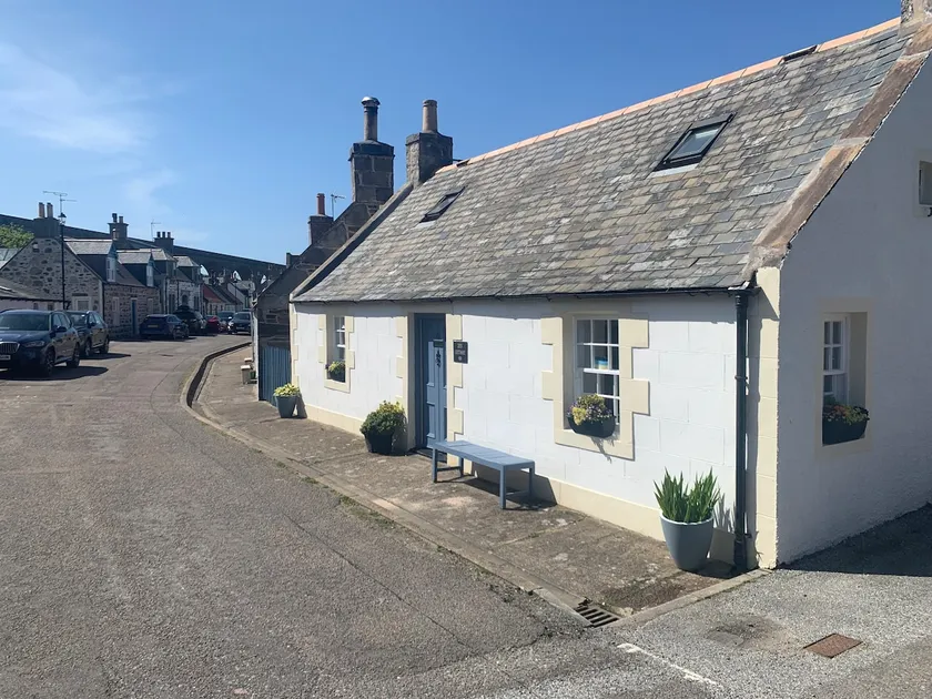 Zen Cottage Cullen - Sleeps 4 Garden & Pets Ok - Image 1