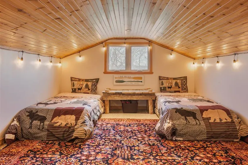 Hay Bay waterfront retreat- Sunshine cottage - Image 1