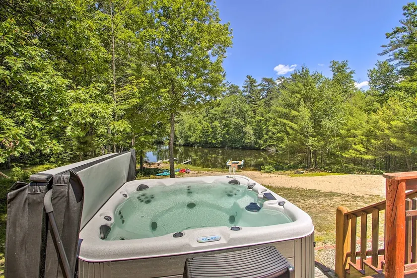 Warm Lakefront Log Cabin · Hot Tub · Game Room - Image 1