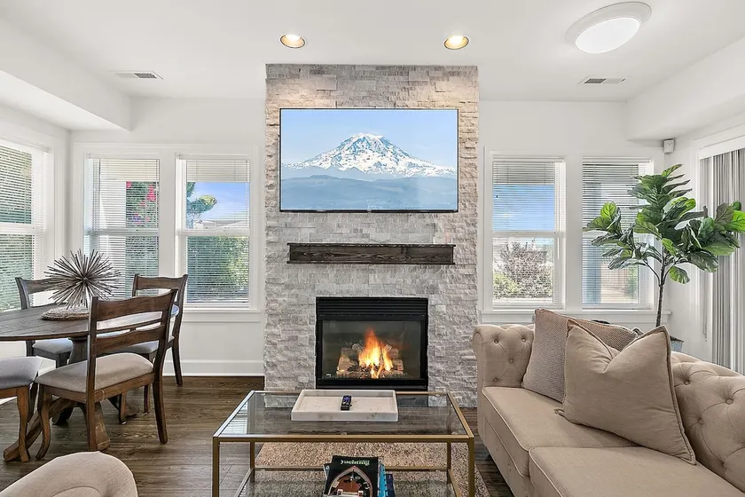2 King Suites in Old Town | Bay Views + Patio + Garage! - Image 1