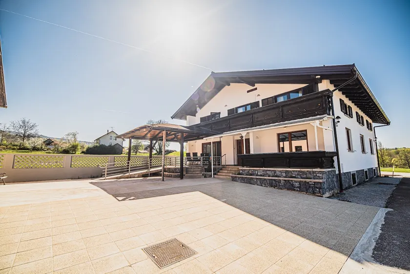 Holiday Home with natural thermal Bath - Image 1