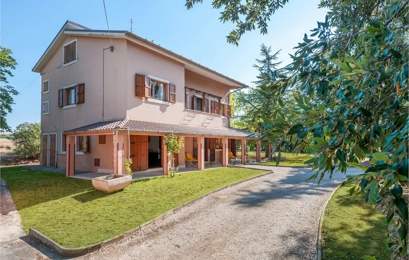 Gorgeous home in Ponzano di Fermo. - Image 1
