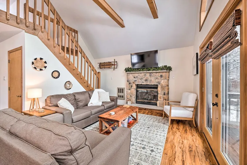 Walk to Arrowhead Lake: Cabin w/ Private Hot Tub! - Image 1