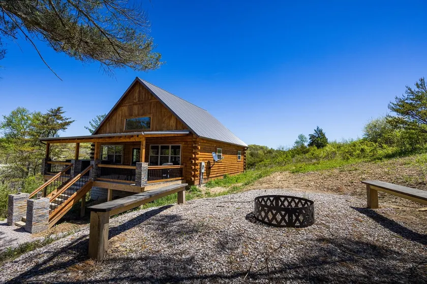 Bourbon Trail Lodge by The Inn & Spa at Cedar Fall - Image 1