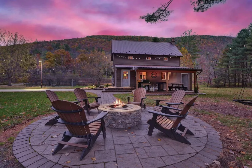 Bald Eagle Lodge | On The Water + Pickleball Court - Image 1
