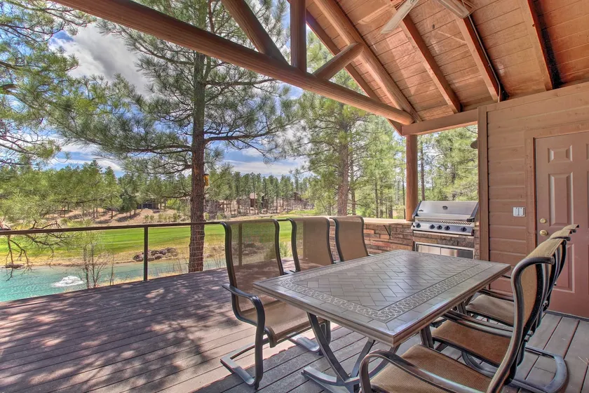 Golf Course & Lake Views: Luxe Show Low Cabin - Image 1