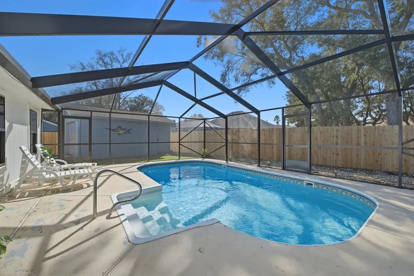 Heated saltwater pool | Pet Friendly | Family home - Image 1