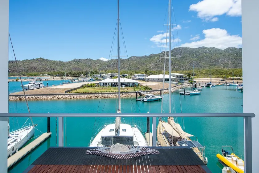 Absolute Waterfront Apartment - Studio 1312 - Image 1
