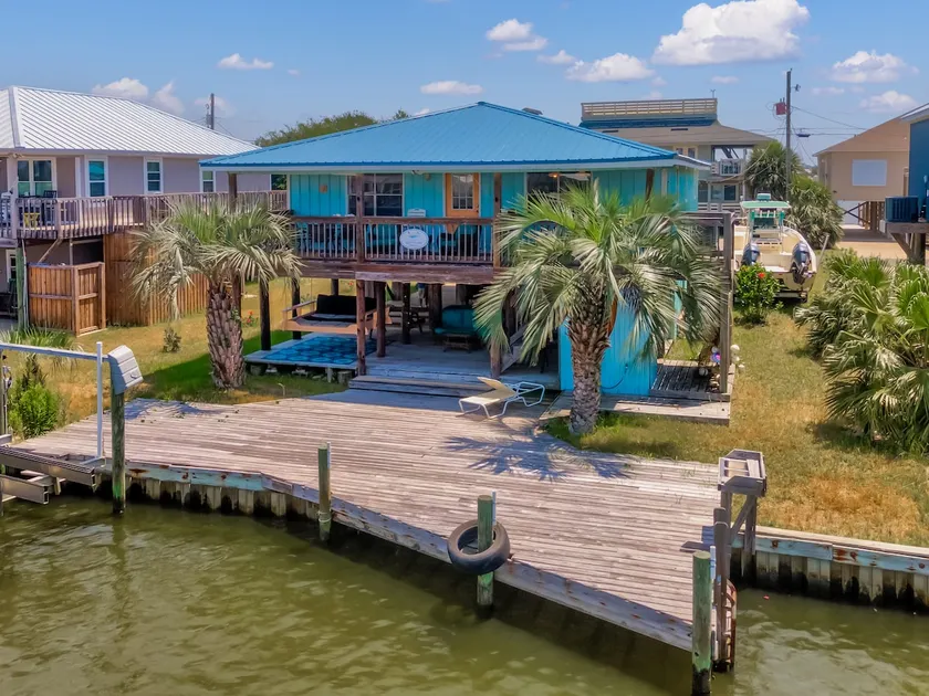 Casa Azul - On the canal, great for kayakers, fishermen. Close to beach! - Image 1