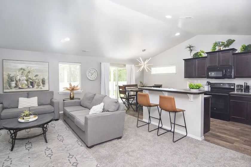 Greenbelt Retreat | Huge Private Yard | Near NNU & Downtown Nampa | Sleeps 10 - Image 1