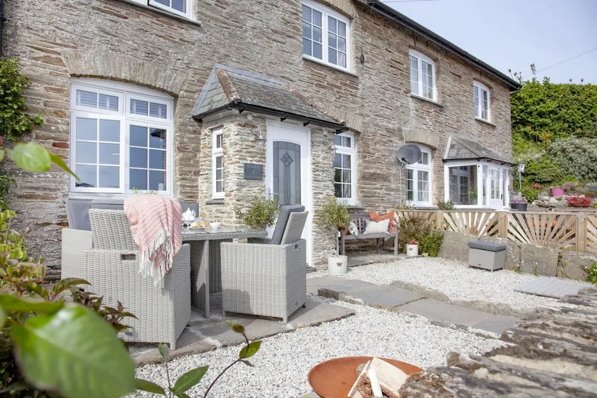Heart of Torcross - Log burner - Ley views - Image 1