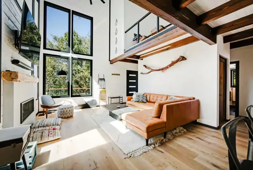 Modern Family Haven w Game Room, Hot Tub, Dogs Ok! - Image 1