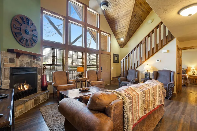 Fox Hollow Family Lodge - Image 1