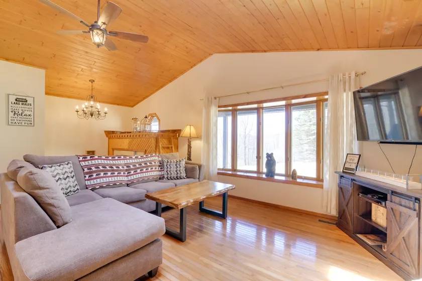 Lovely Terra Alta Cabin < 1 Mi to Alpine Lake - Image 1