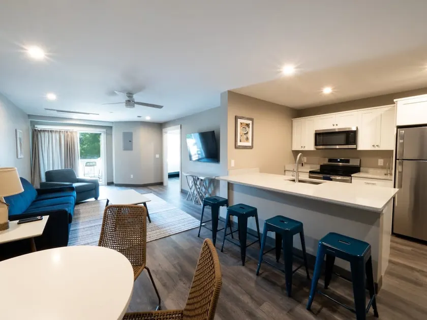 Long Beach Suites - Image 1
