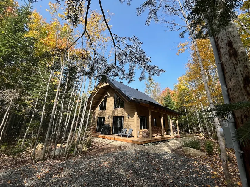 The Birch House - Cottage with spa located 10 min from Le Massif de Charlevoix - Image 1