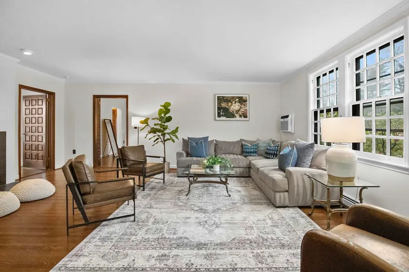Spacious 3b/3b Mediterranean in White Plains - Image 1