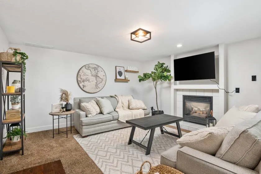 Sensationally Furnished *Hot Tub*, Pet Friendly, Game Room w/ Ping Pong, Foosball, Darts, Etc - Image 1