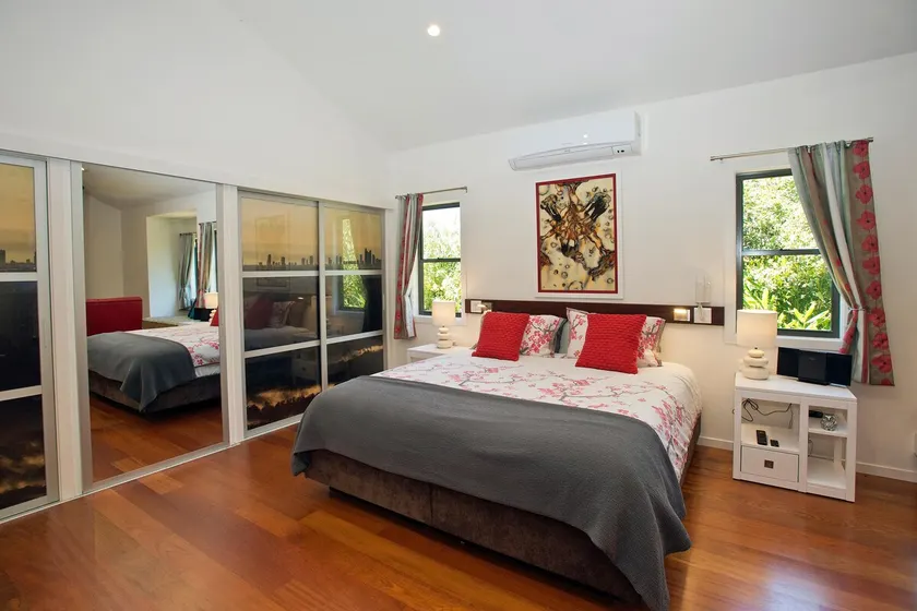 Premium Suite - Image 1