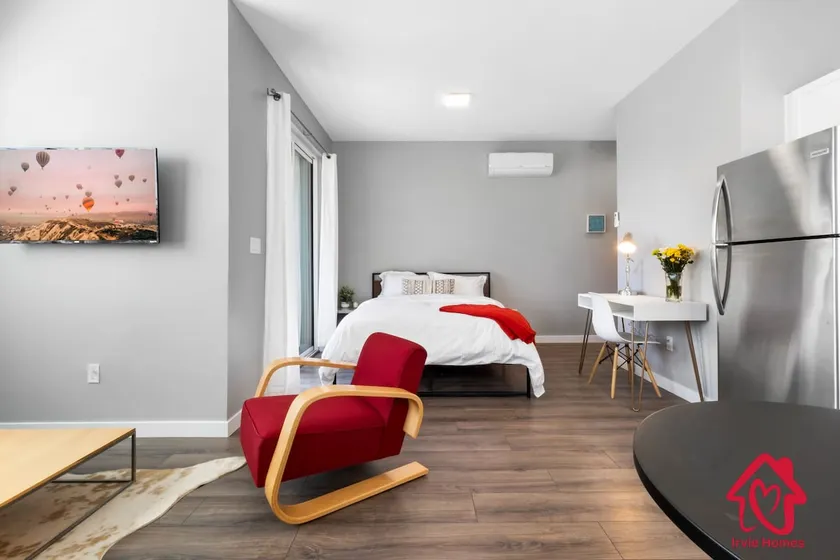 Downtown Albuquerque Studio w/ Garage & City Views - Image 1