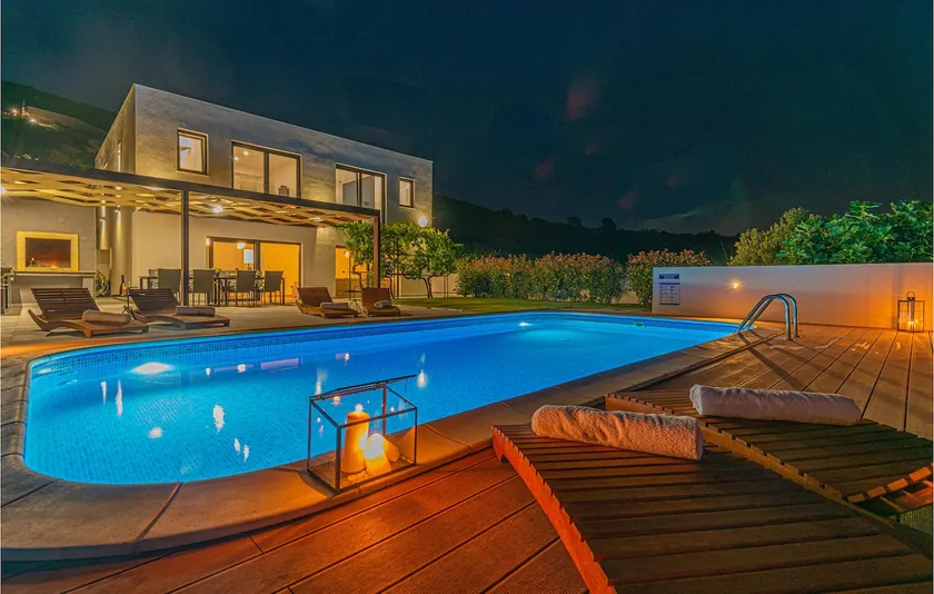 Gorgeous home in Sibenik - Image 1