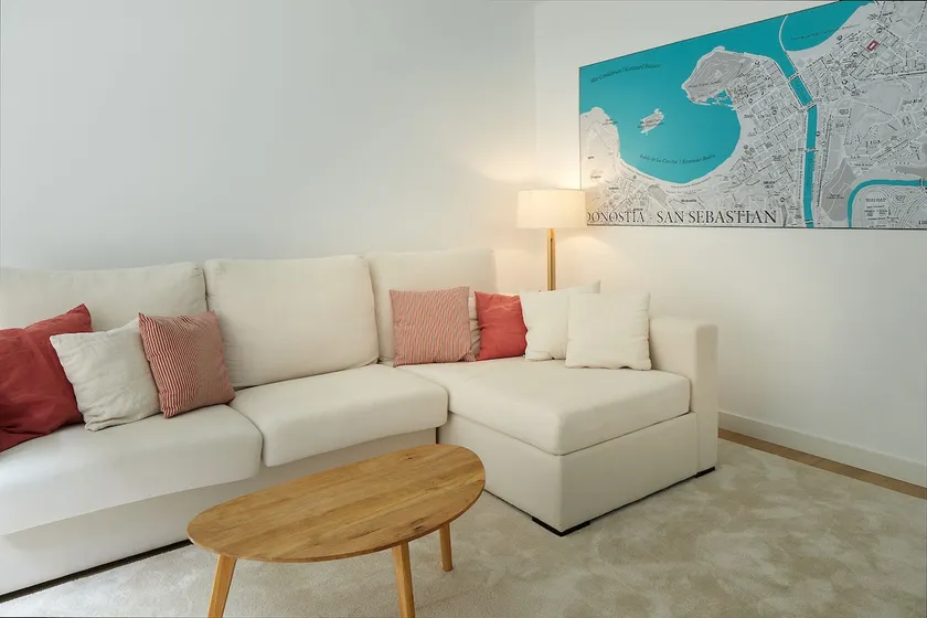 Malibu - Basque Stay - Image 1