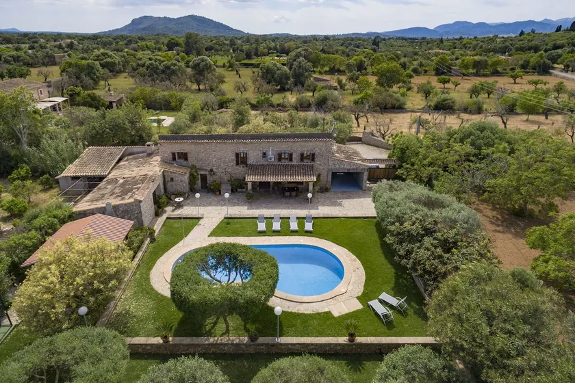 Villa Cas Home - Image 1