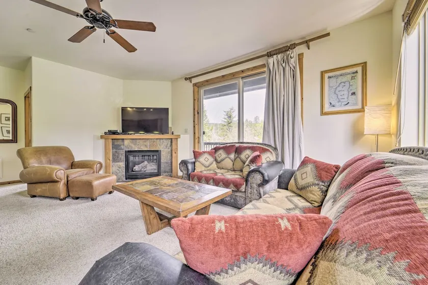 2 Mi to Donner Lake: Walkable Truckee Condo! - Image 1