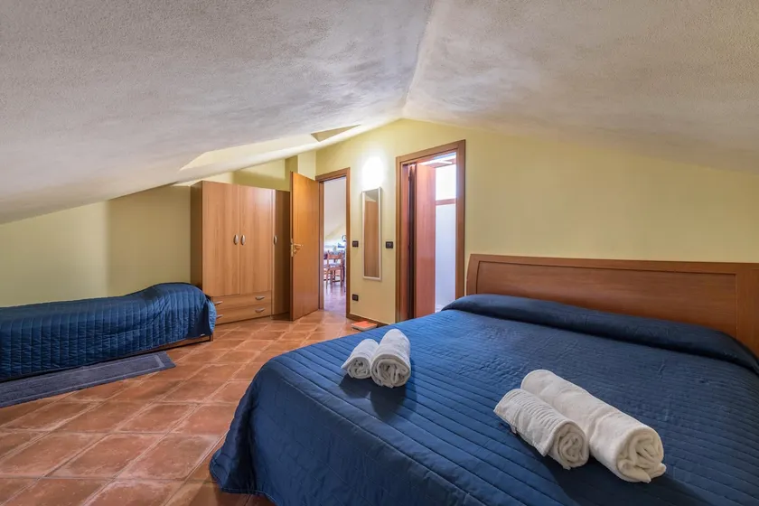 Apartment 'Casa Caterina Mansarda' with Lake View, Garden & Wi-Fi - Image 1