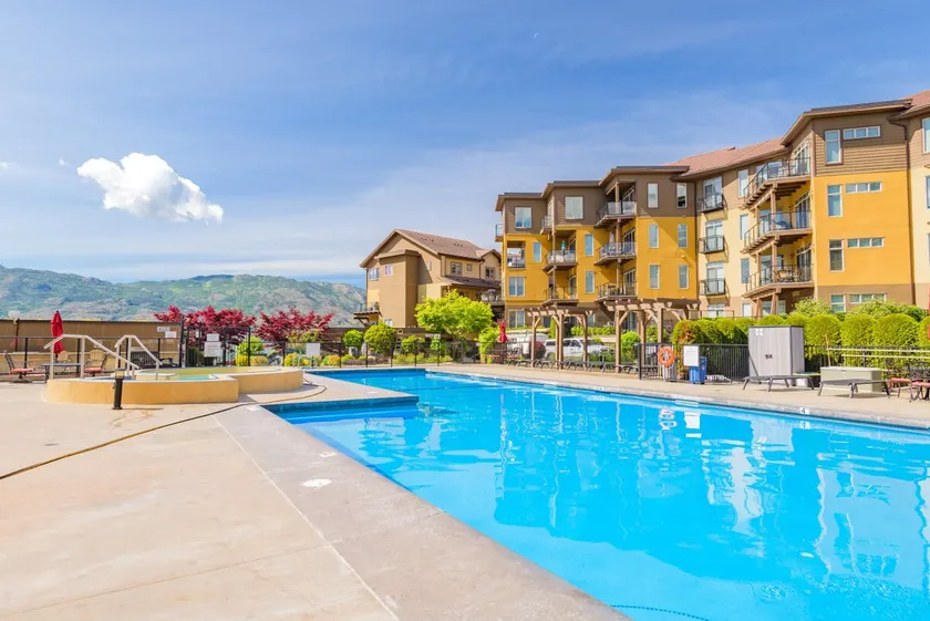 Breathtaking Lakefront Condo with Boat Slip - Image 1