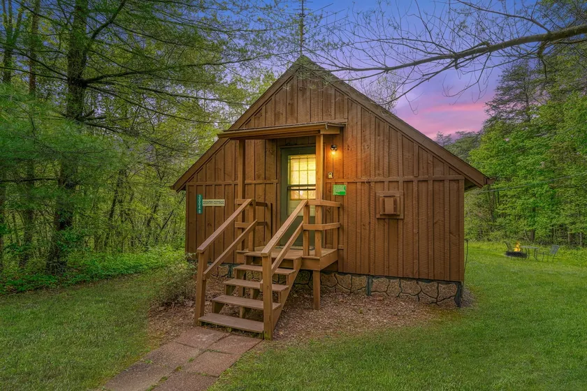 Blue Rose Cabins - Country Cottage - Image 1