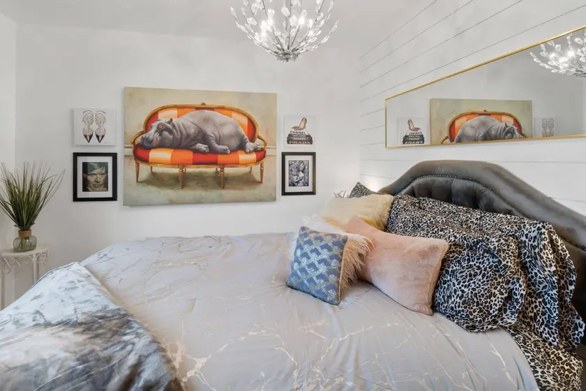 Rock N' Roll + Sweet Dreams! Get Cozy Next to Indoor & Outdoor Fireplace'! 7 min Drive to Saint Als - Image 1