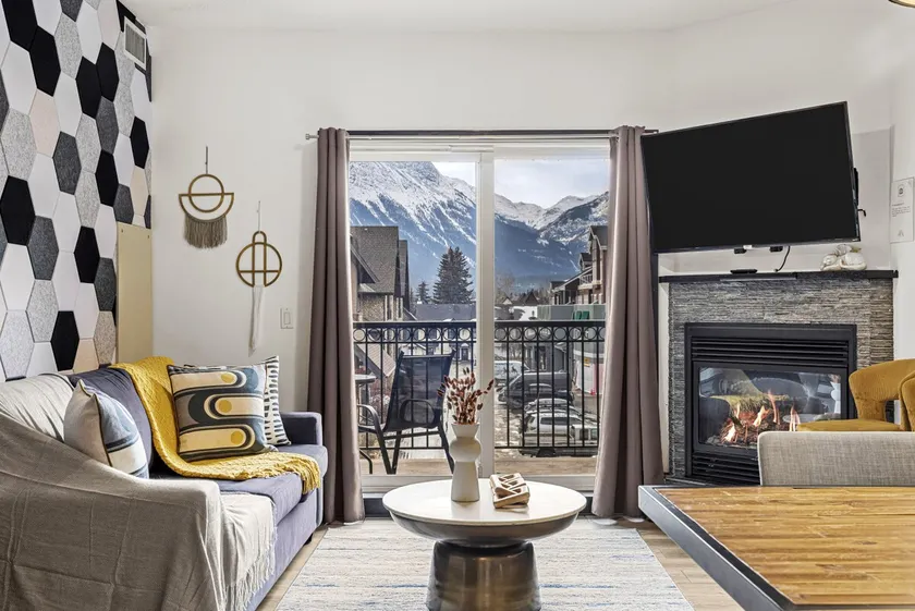 Splendid Mountain View 2BR Condo W/Pool & Hot Tub! - Image 1
