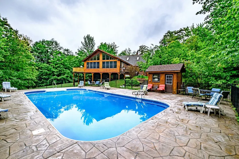 Mountain Hideaway -  Outdoor pool, hot tub, 5 minutes to Sunday River! - Image 1