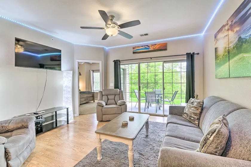 6 Mi to Branson Strip! Dog-Friendly Golf Condo - Image 1