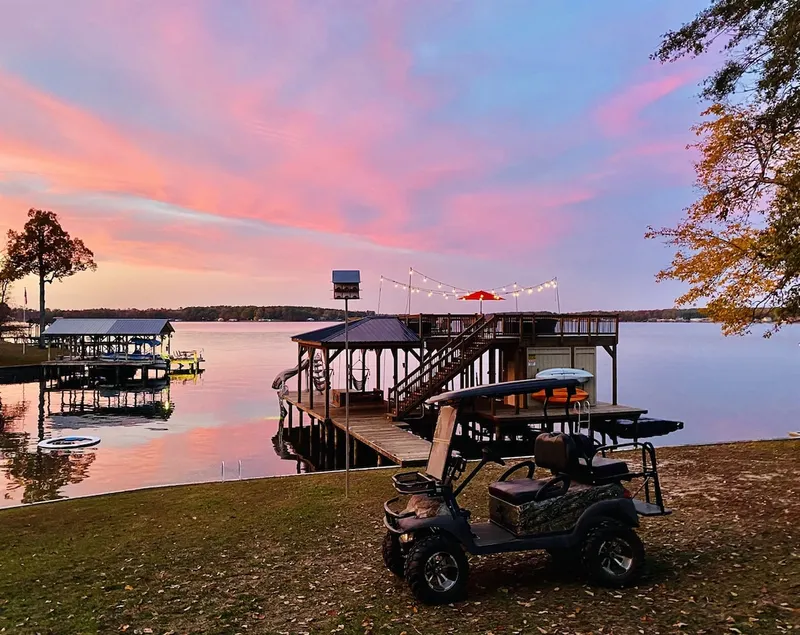 Hot tub, golf cart, pet friendly, sleeps 12! - Image 1
