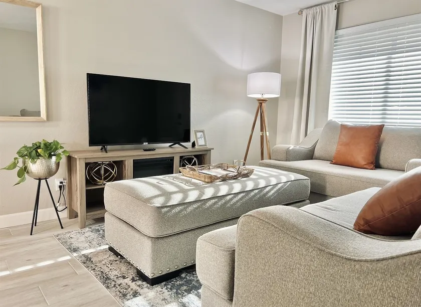 Downtown Gilbert *Pet-Friendly* Getaway - Image 1