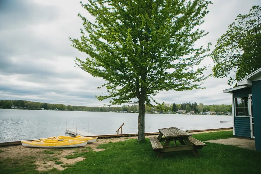 #6 Endearing Lake Front Cottage - Image 1
