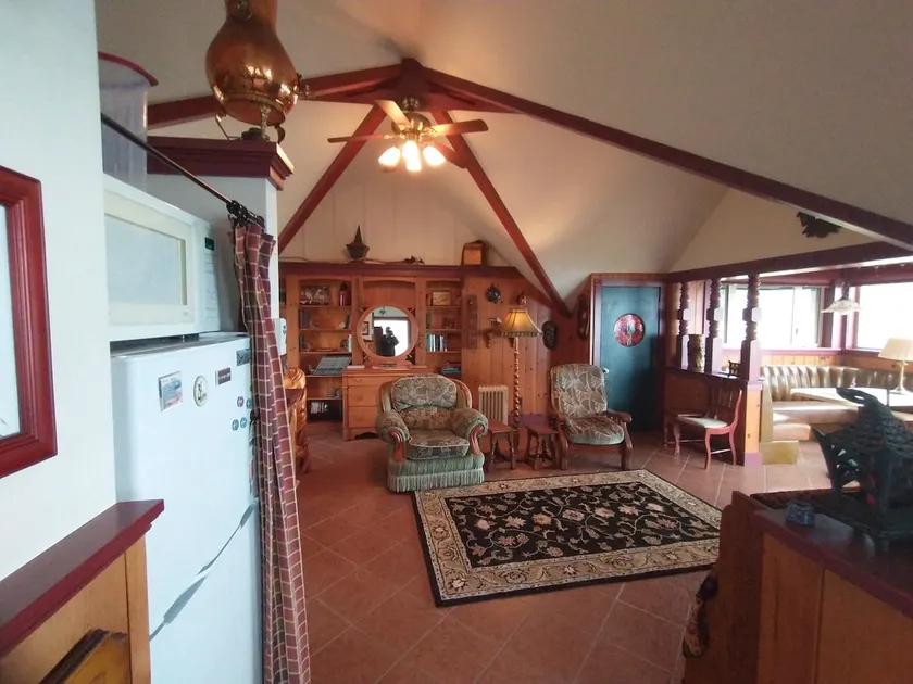 The Carriage House at Dragons Cove - Image 1