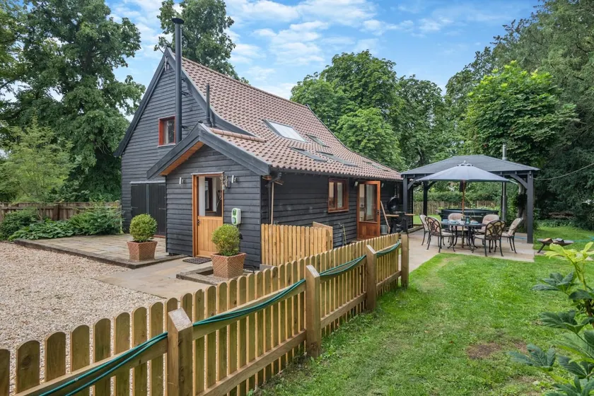 3 Bed in Ketteringham oc-1878 - Image 1